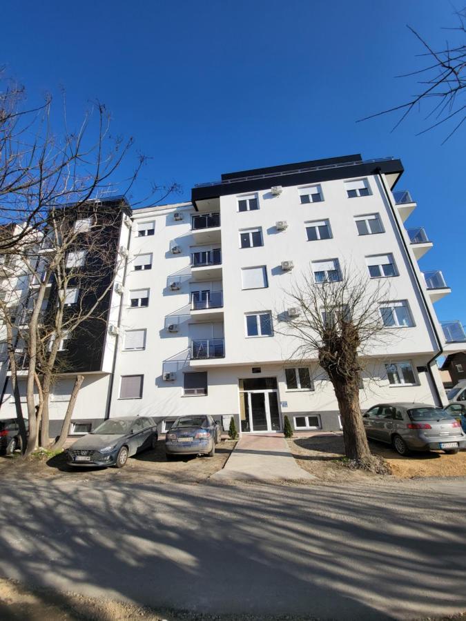 Holiday Novi Sad Exterior foto